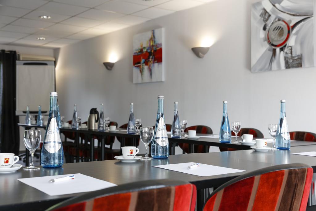 Hotel Restaurant Le Colibri Douvrin Exterior photo
